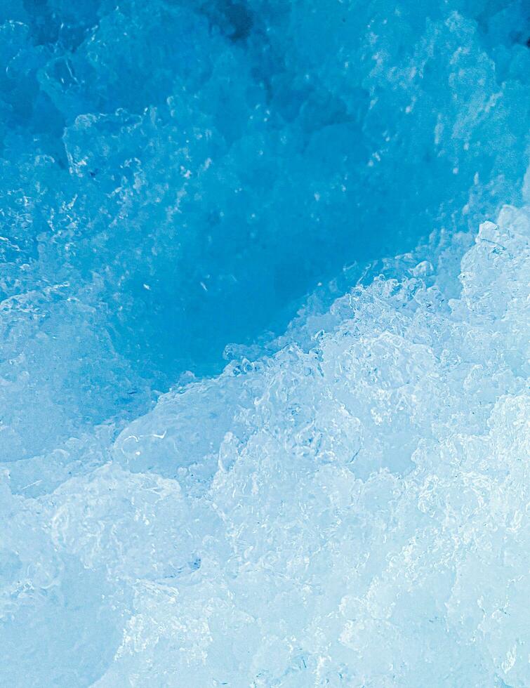 hielo cubitos fondo, hielo cubo textura, hielo fondo de pantalla eso hace yo sensación Fresco y sensación bien. en el verano, hielo y frío bebidas será hacer nosotros sensación relajado, hecho para bebida o refresco negocio. foto