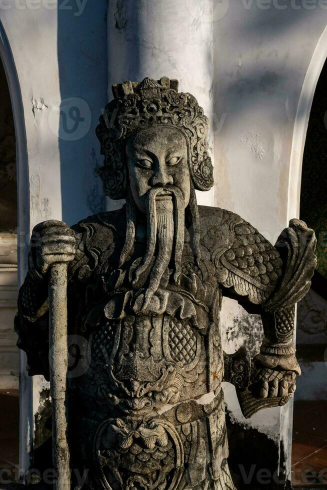 chino estilo estuco esculturas alrededor phra camino chedi, el mas grande y más alto pagoda en Tailandia situado a amphoe mueang nakhon camino provincia. foto