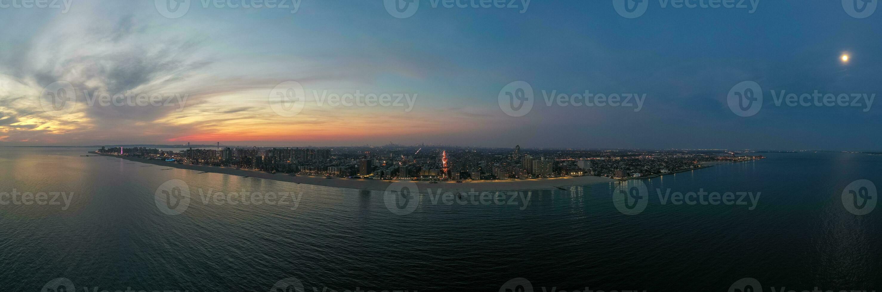 Brighton Beach - Brooklyn, New York photo