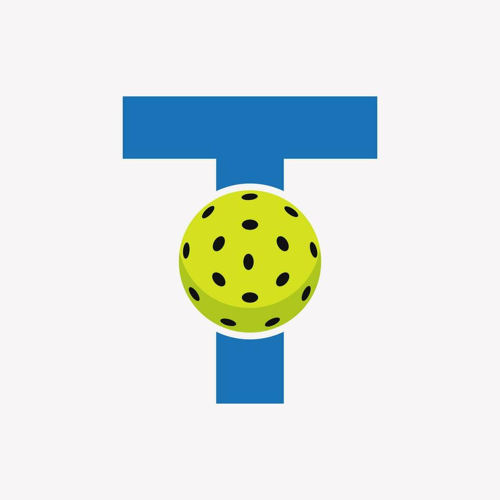 pickleball logo en letra t vector modelo. pepinillo pelota logotipo