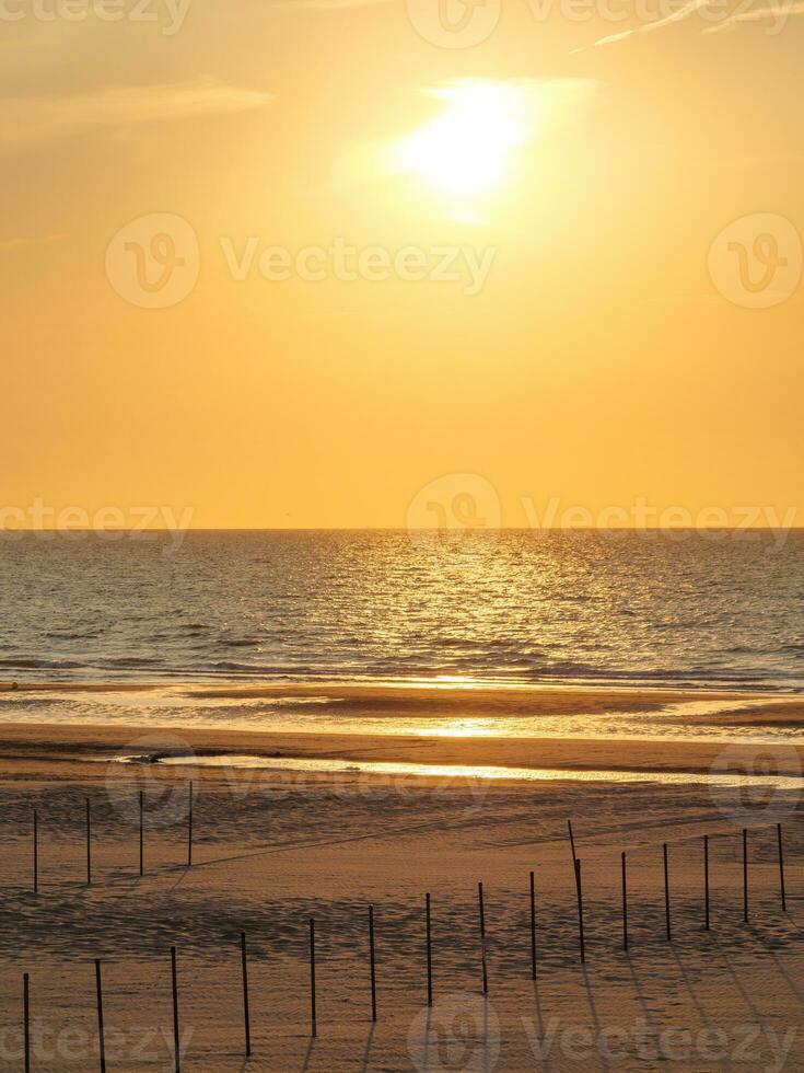 el ciudad de Ostende y el Belga costa foto