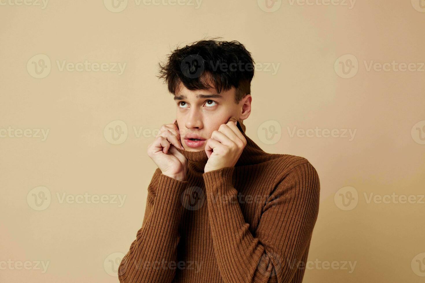 Photo young boyfriend brown turtleneck posing fashion isolated background unaltered