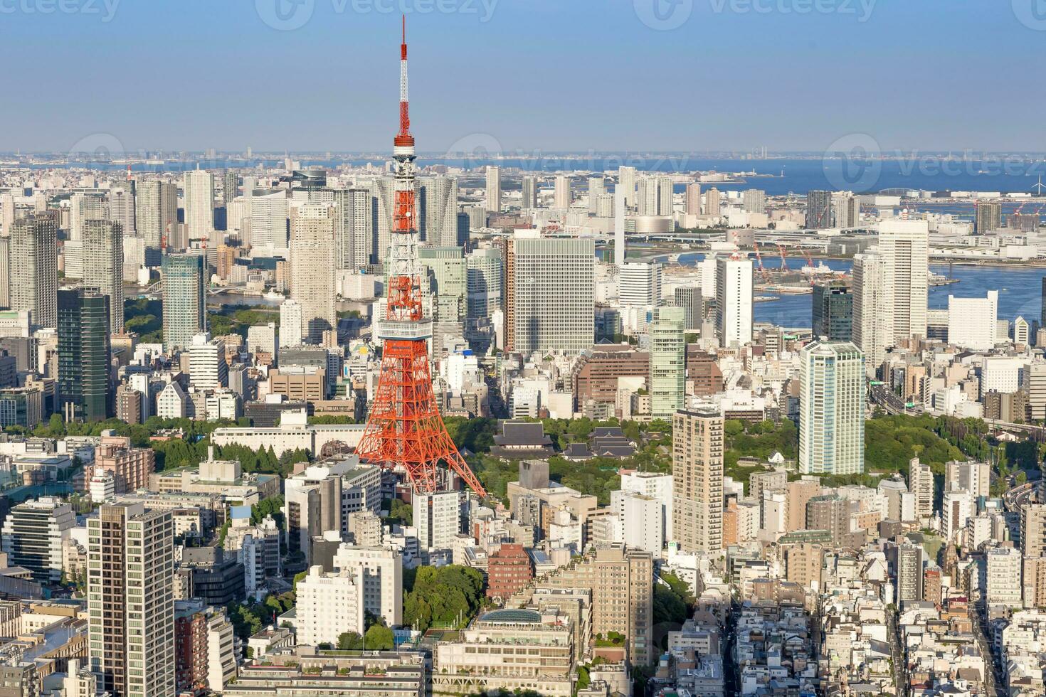 tokio torre con horizonte paisaje urbano en Japón - imagen foto