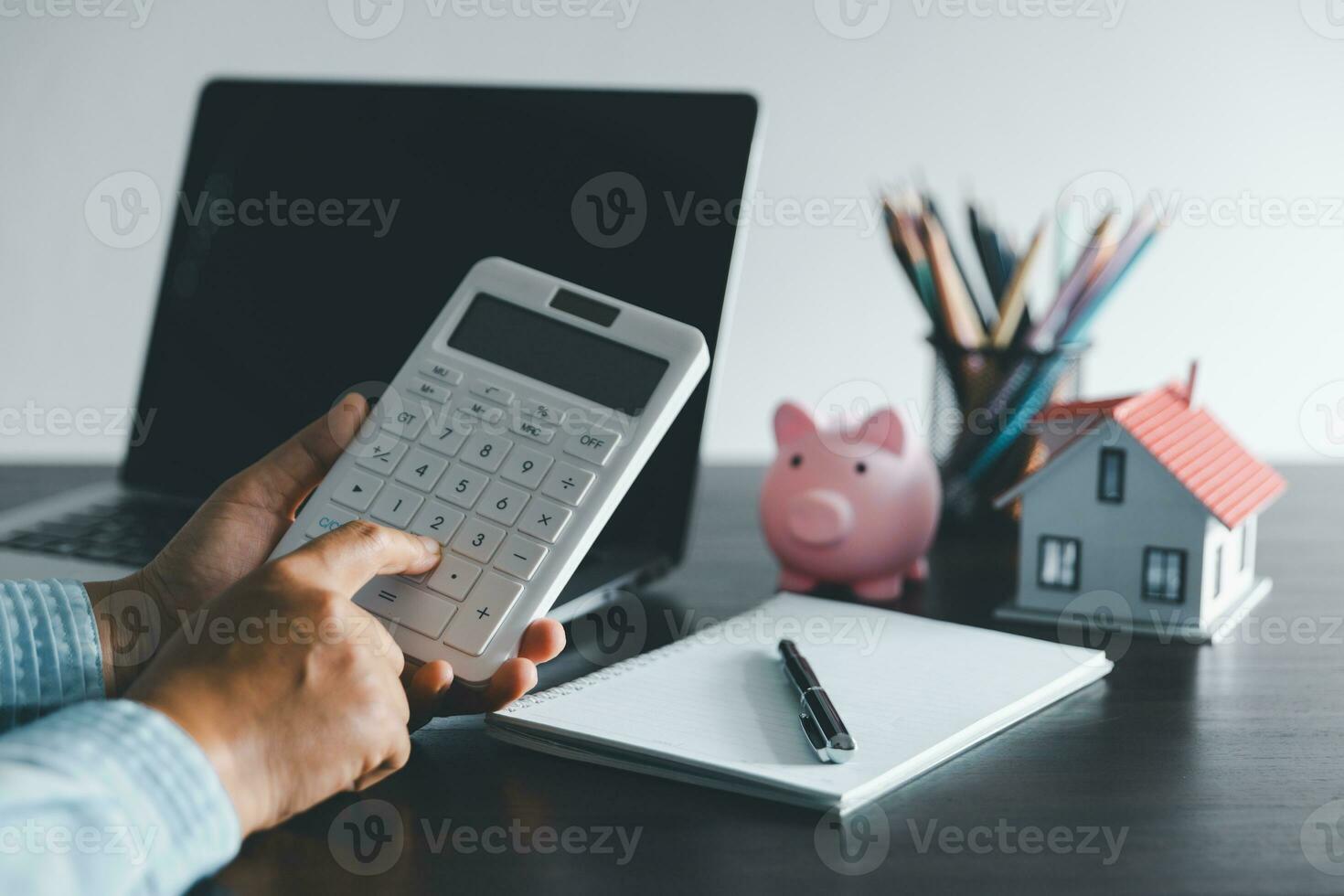 Efficiently manage your finances at home with a strategic money plan, ensuring solid foundation for financial stability. Explore art of budgeting, saving, investing for a brighter financial future. photo