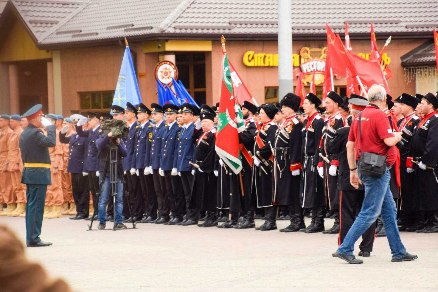 festivo desfile en mayo 9 9 en slavyansk-on-kuban, en honor de victoria día en el genial patriótico guerra. foto