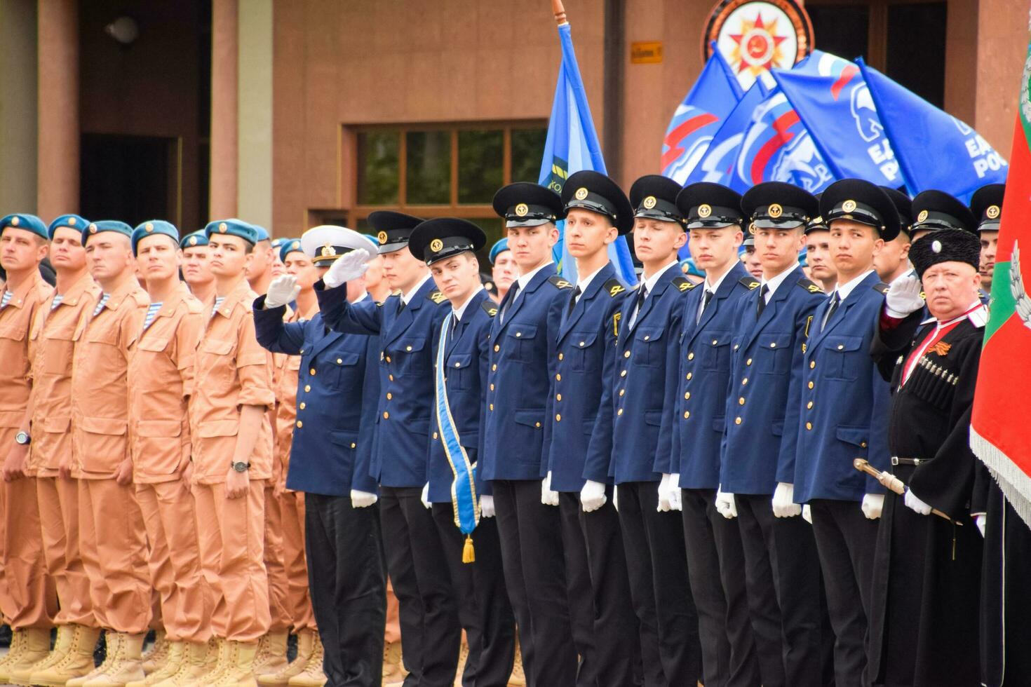 festivo desfile en mayo 9 9 en slavyansk-on-kuban, en honor de victoria día en el genial patriótico guerra. foto