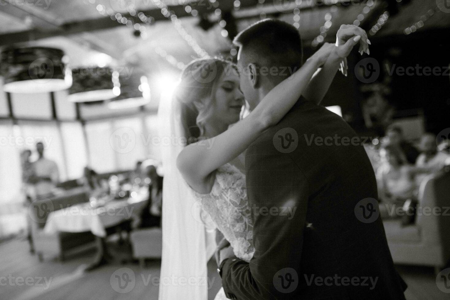 the first wedding dance of the bride and groom photo