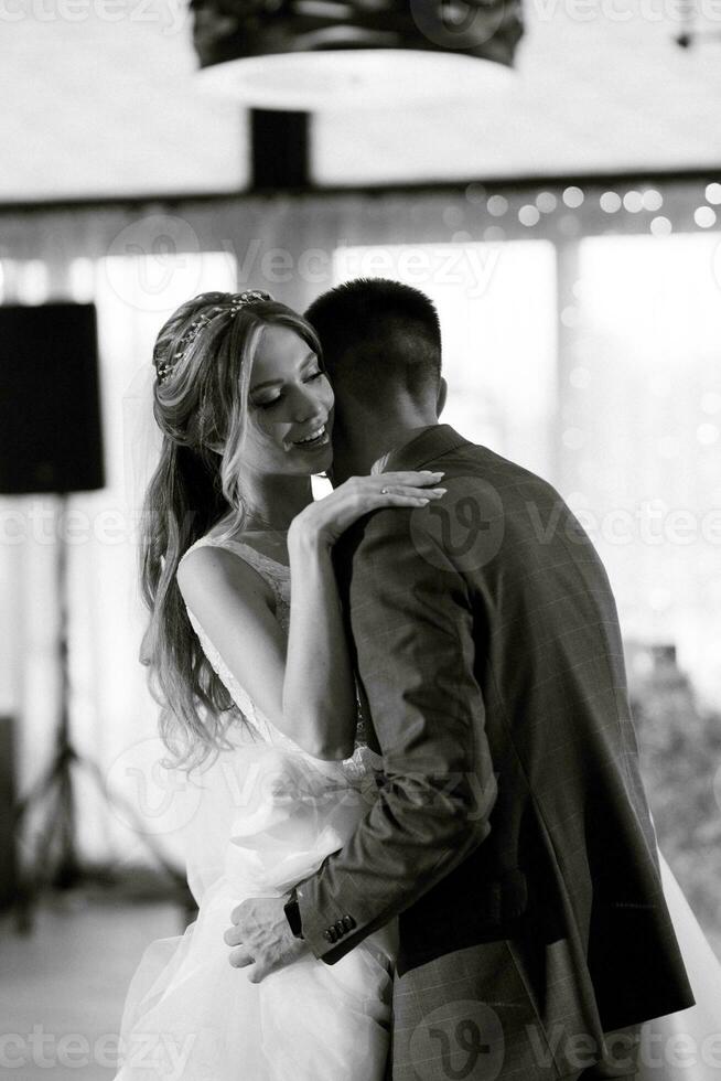 the first wedding dance of the bride and groom photo