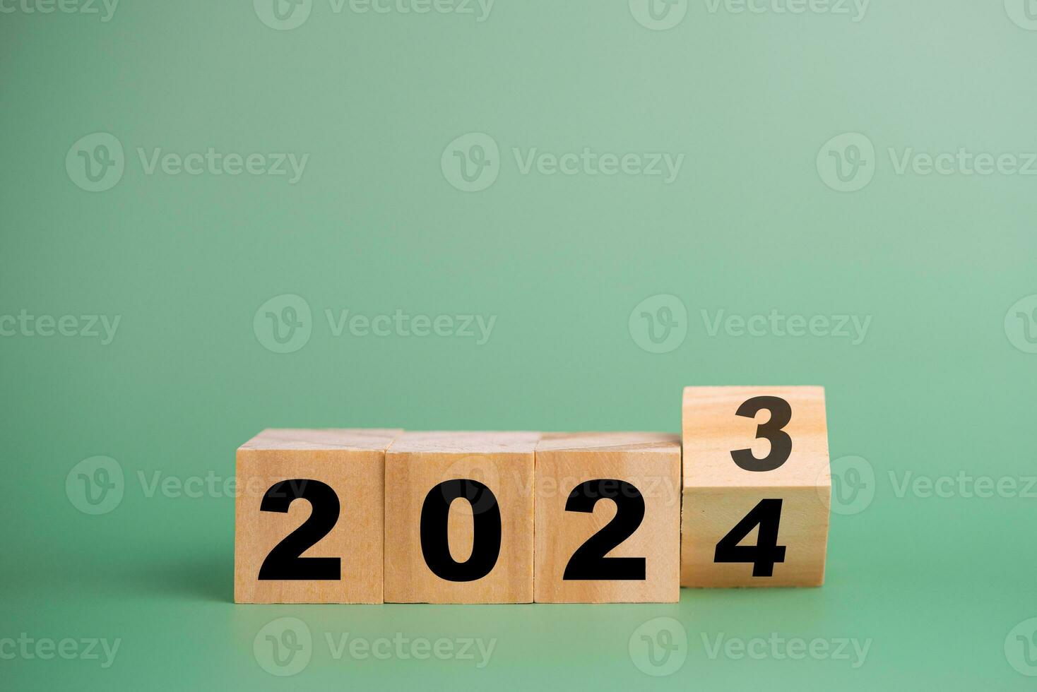 wood cube block 2024 business growth concept. New year business goals, plan and strategy. photo