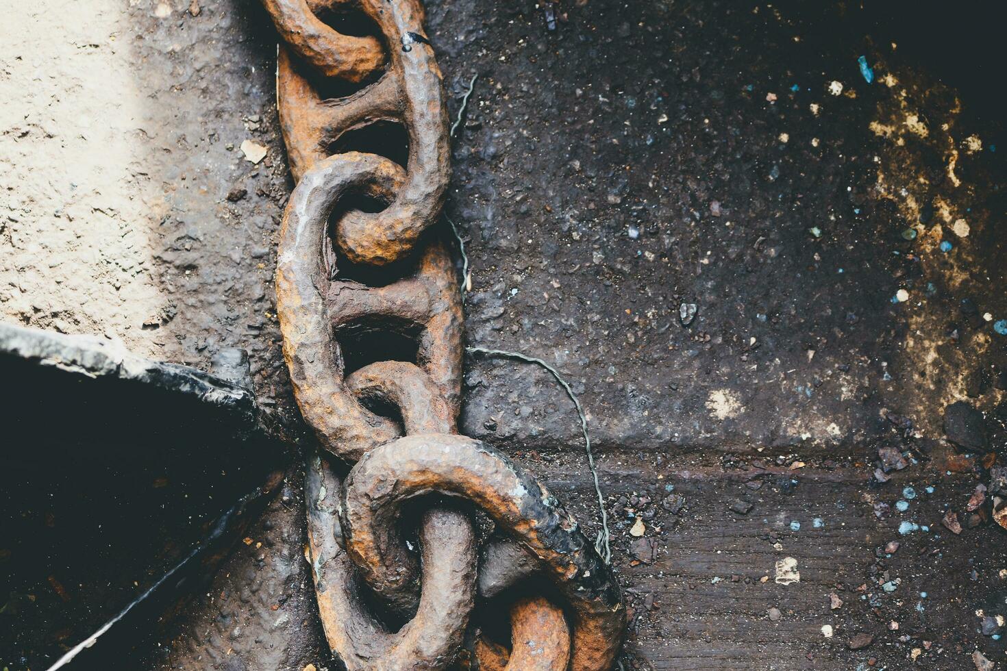 antiguo cadena en un barco foto