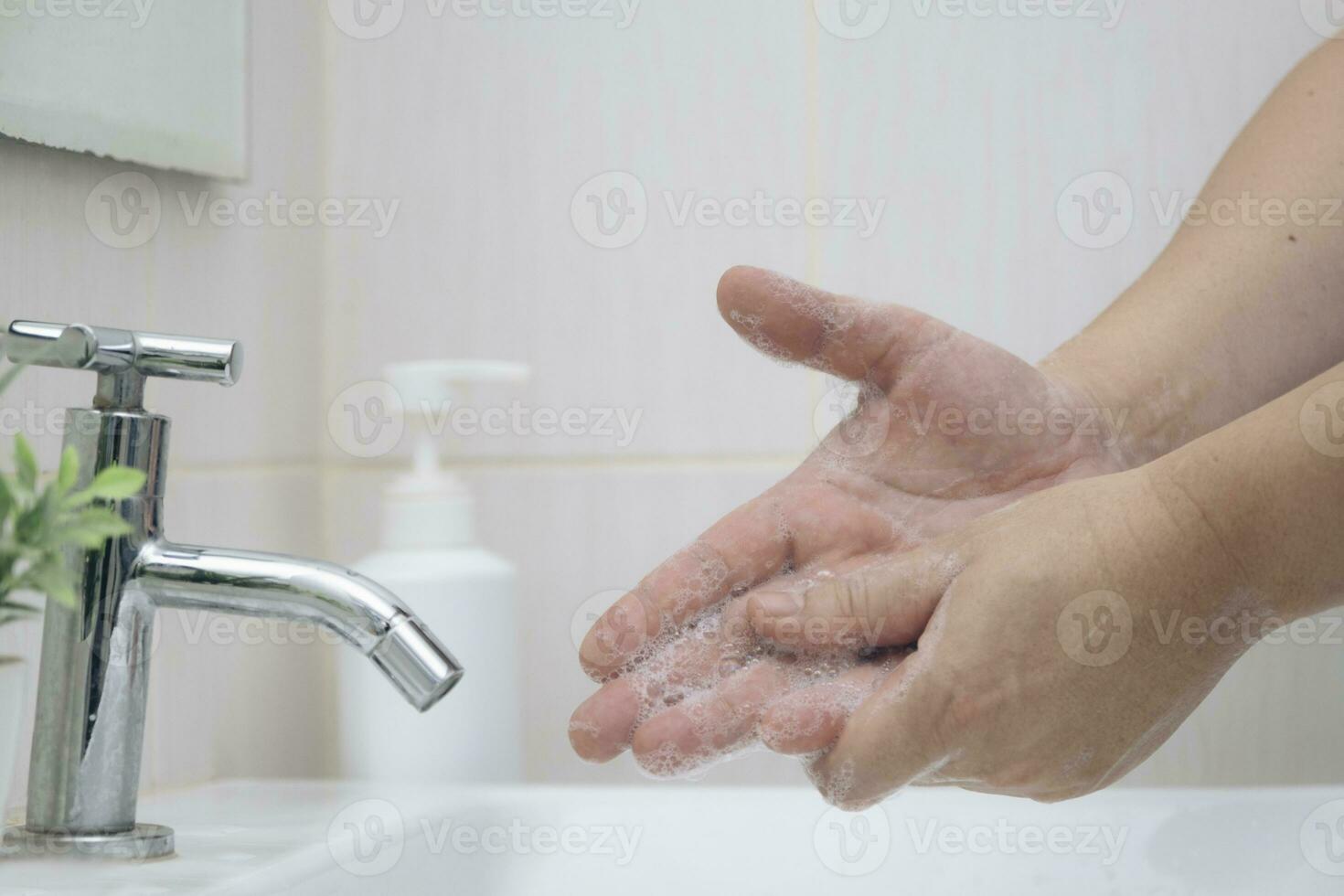 personal higiene, limpieza el manos. foto
