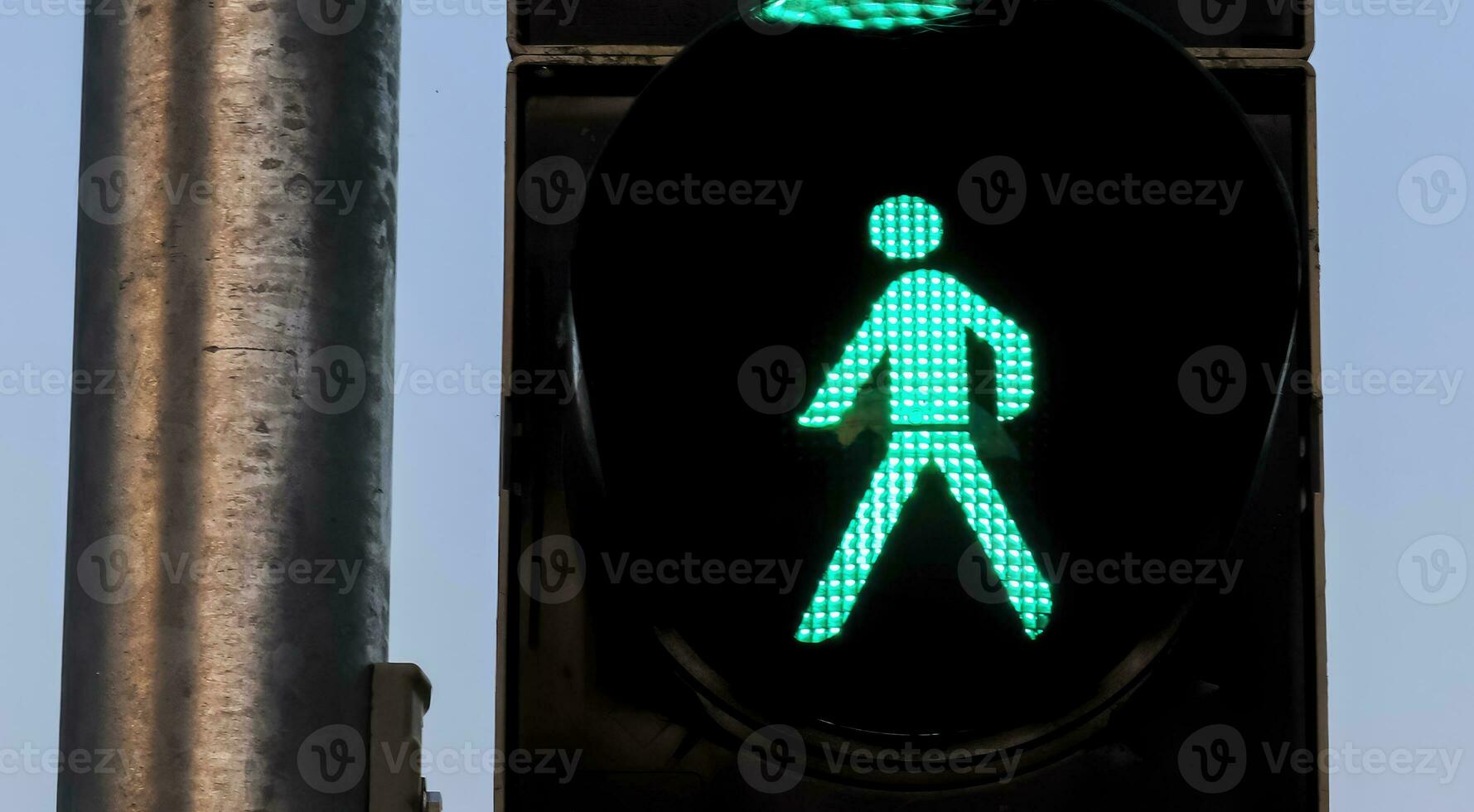 Green and red traffic lights for pedestrian and bicycles photo