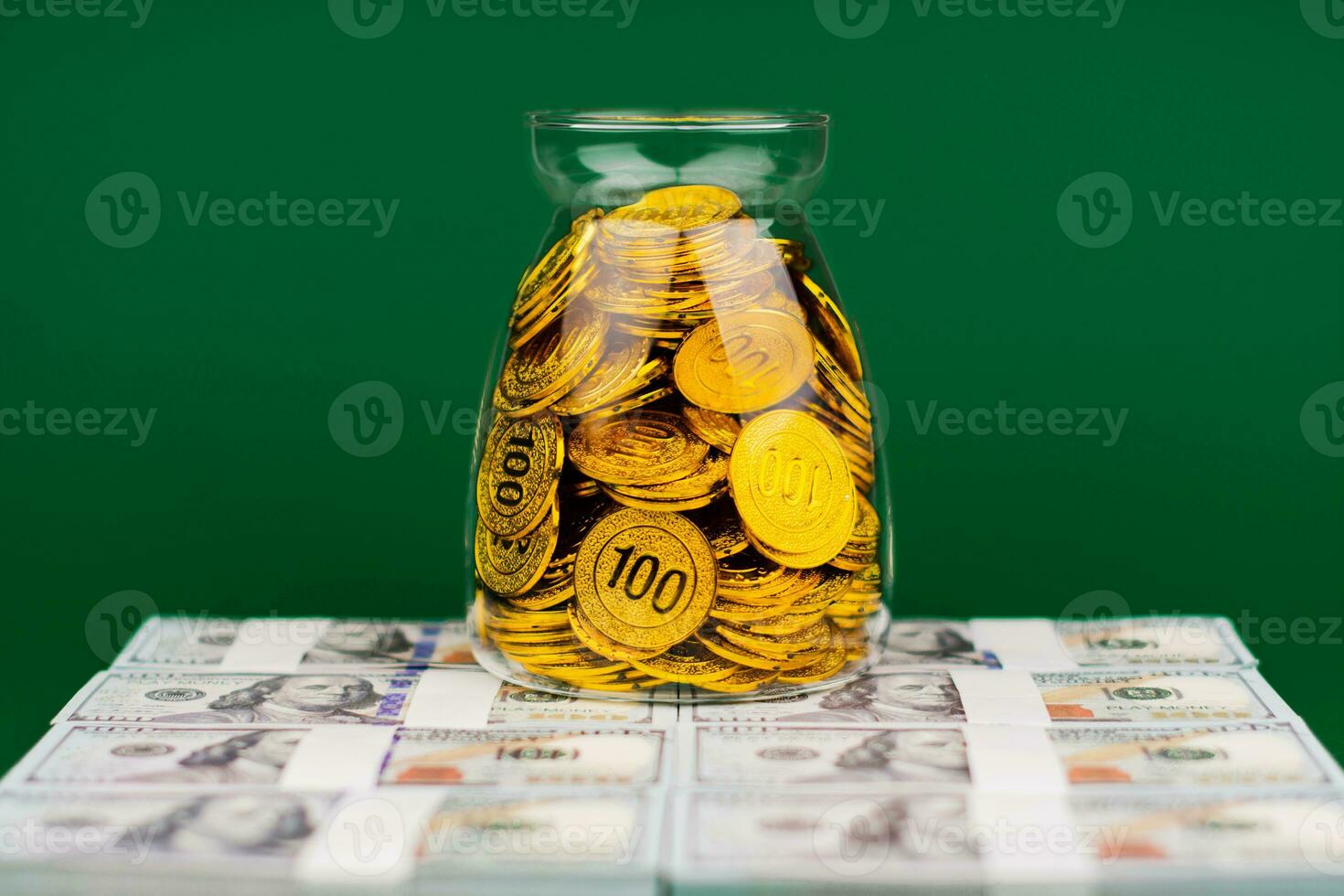 Gold in a jar and dollars Financial and investment success Salary Investment income Dividend Financial wealth photo