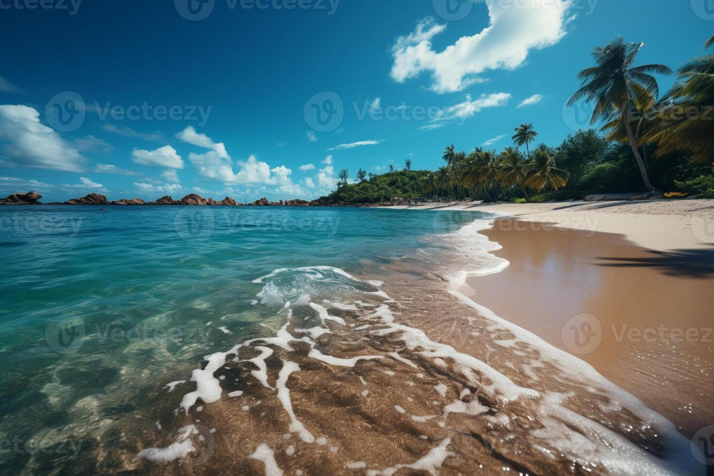 cautivador verano paisaje, dorado arena, palma árboles, turquesa mar, mullido nubes ai generado foto