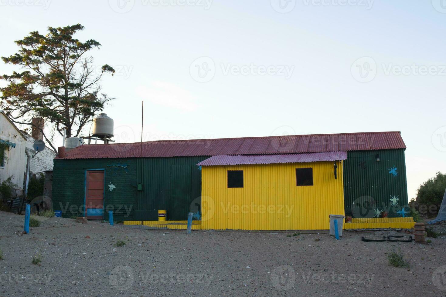 pintoresco típico construcción en el pueblo de puerto pirámides, península Valdés, chubut provincia, Patagonia, argentina. foto