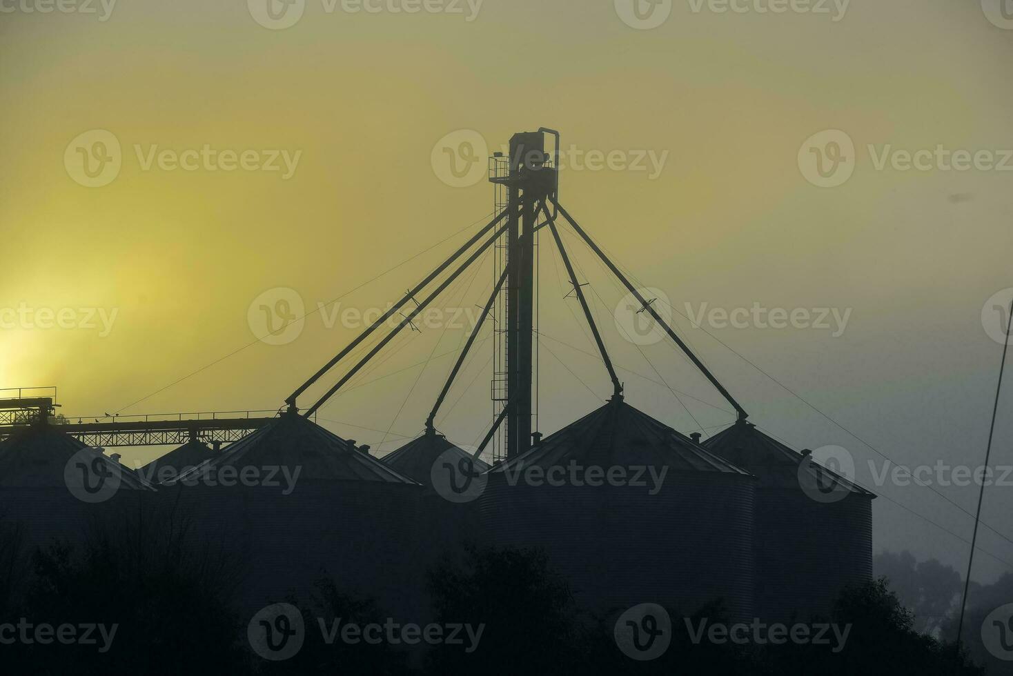 grano almacenamiento acero silos, buenos aires provincia, Patagonia, argentina foto