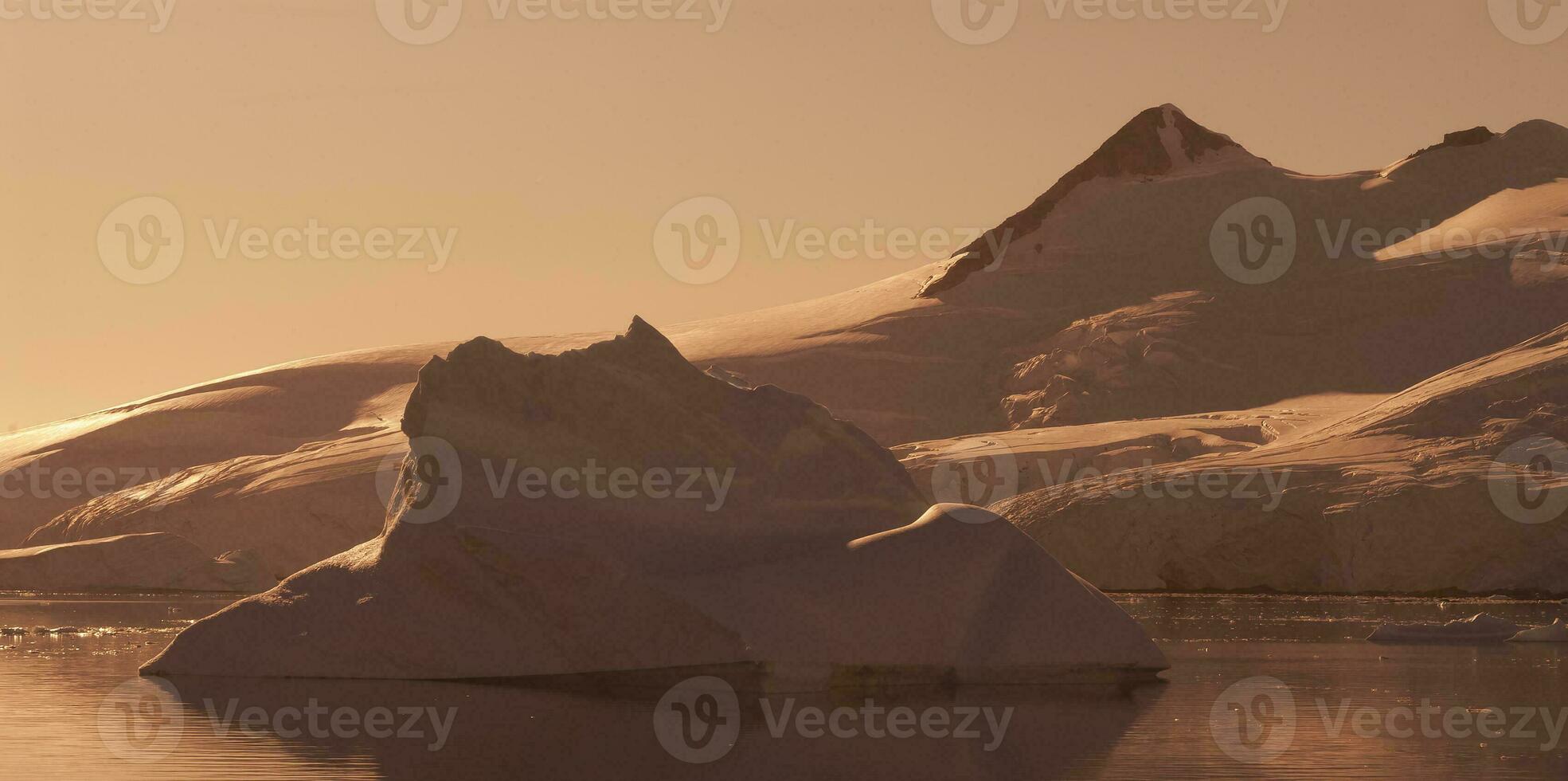 Paradise bay glaciers and mountains, Antartic peninsula, Antartica.. photo