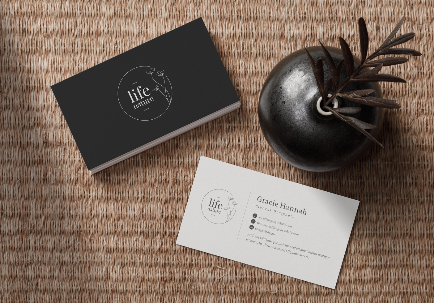 Stack of business cards mockup on placemat psd