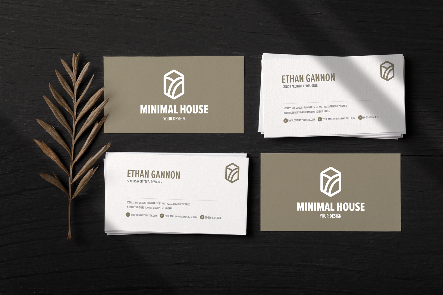 Stack of business cards mockup on wood background psd