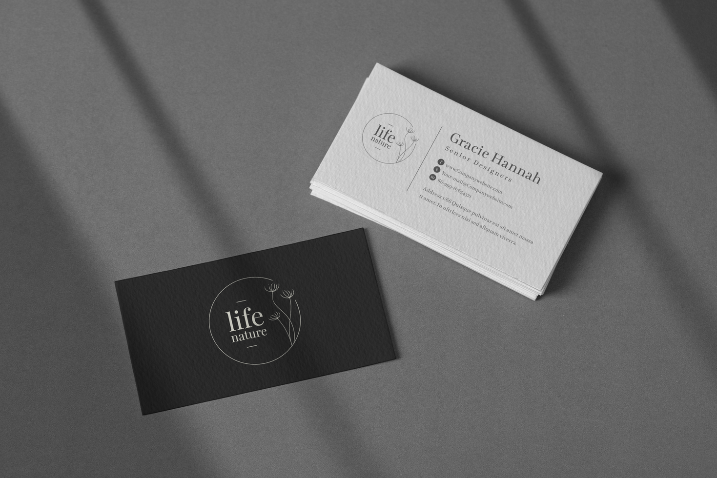 Group of minimal business card mockup with office psd