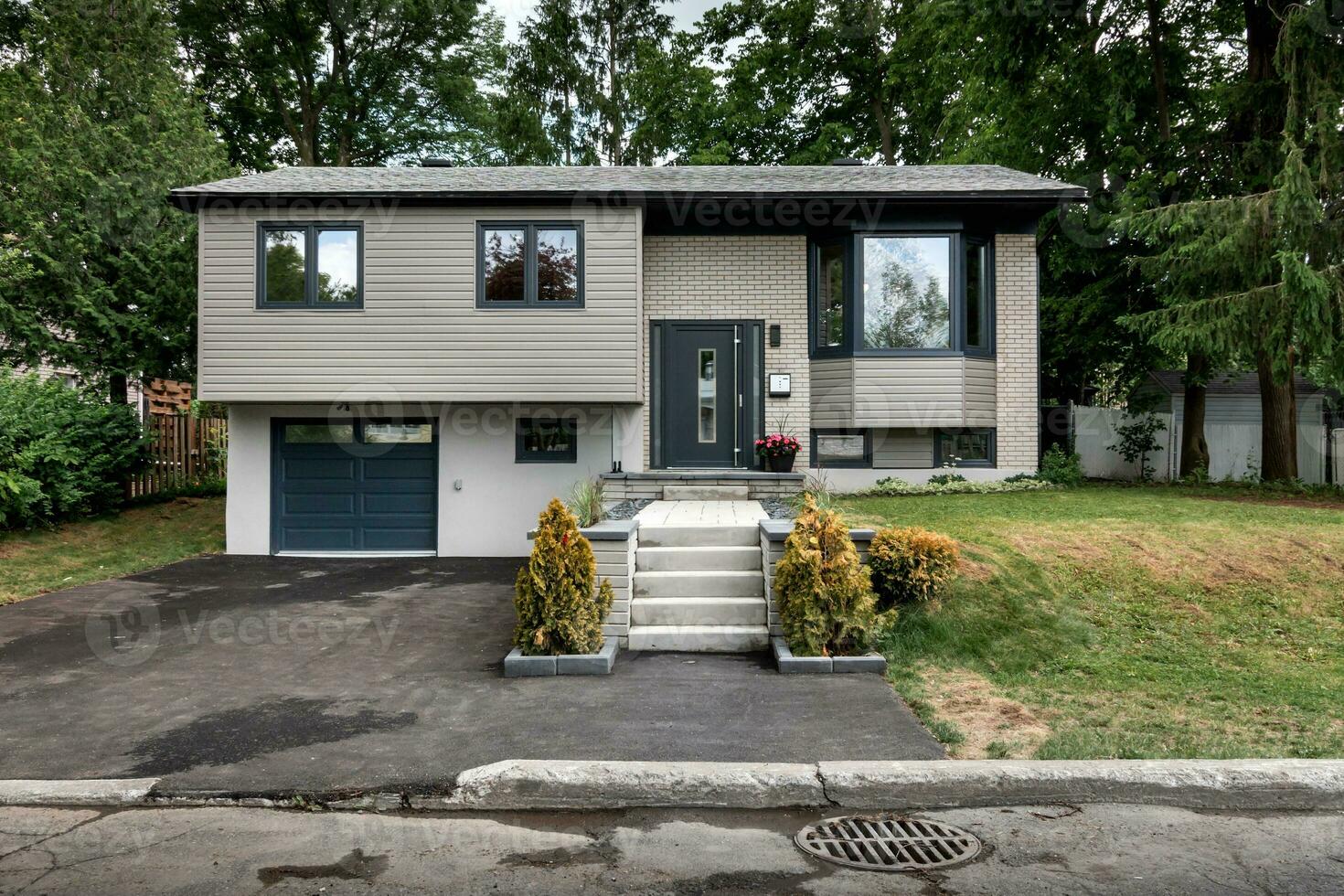 Luxury Canadian flipped house in Kirkland, Montreal photo
