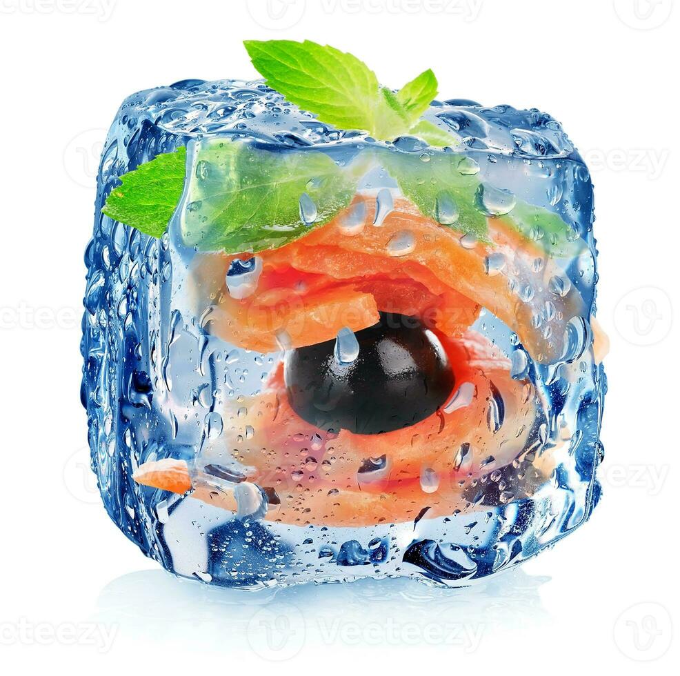 hielo cubo con pescado filete foto