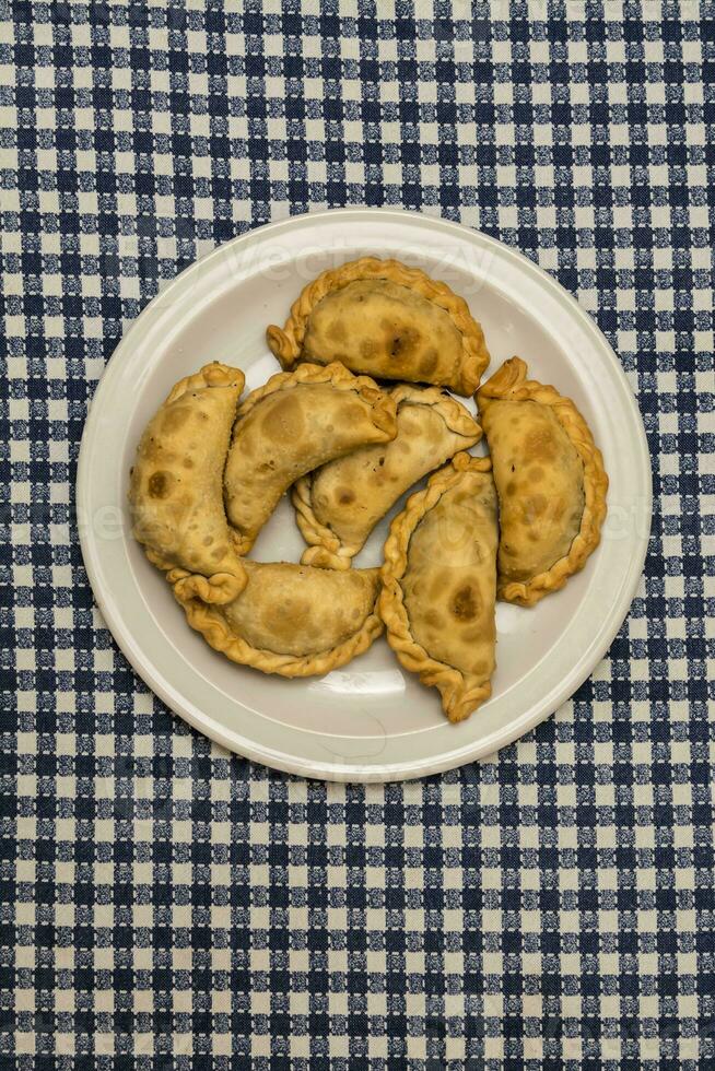 tradicional argentino cocina, empanadas foto