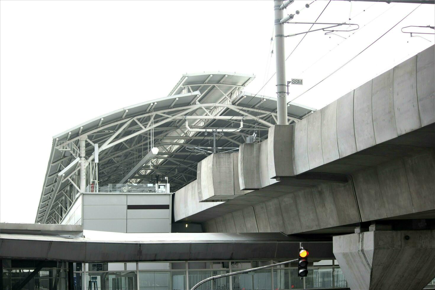 Jacarta, indonesia-18 junio 2023 tren estación en ciudad centrar foto