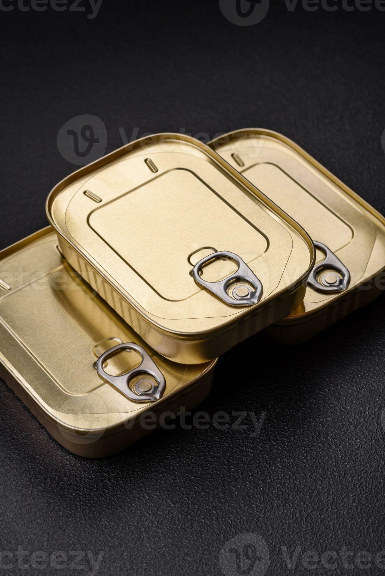 Tin or aluminum rectangular can of canned food with a key 26353500