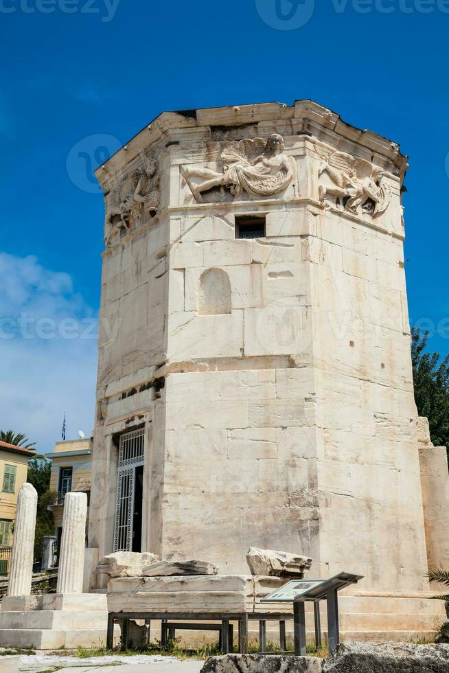 torre de el vientos o el relojería de andrónico kyrrhestes un octagonal pentélico mármol Torre del Reloj en el romano ágora en Atenas construido en el 2do siglo antes de Cristo foto