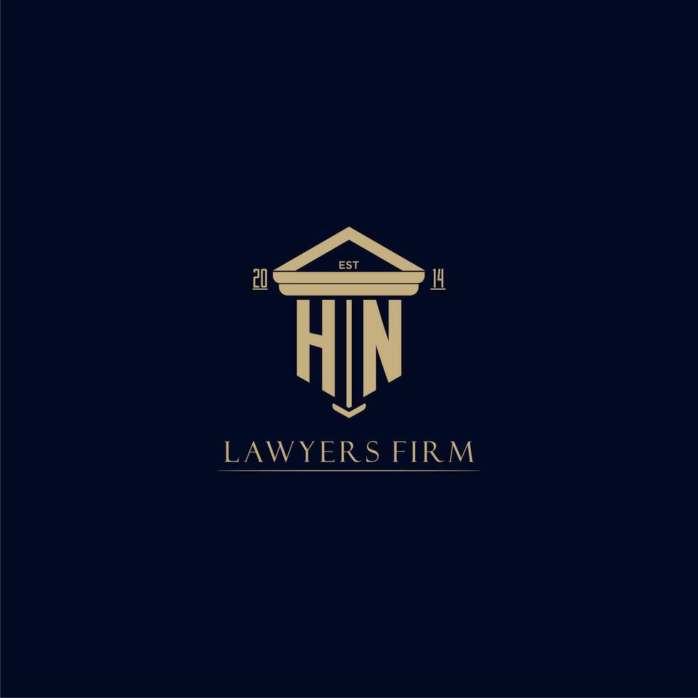 hn inicial monograma bufete de abogados logo con pilar diseño vector