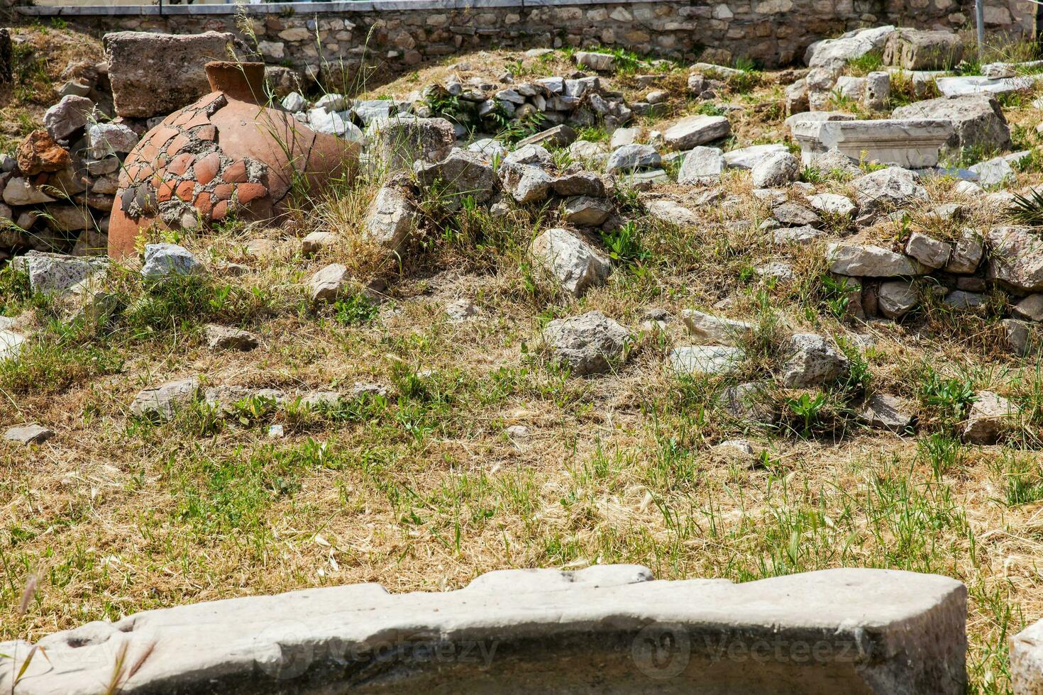 detalle de el antiguo restos a el romano ágora situado a el norte de el acrópolis en Atenas foto