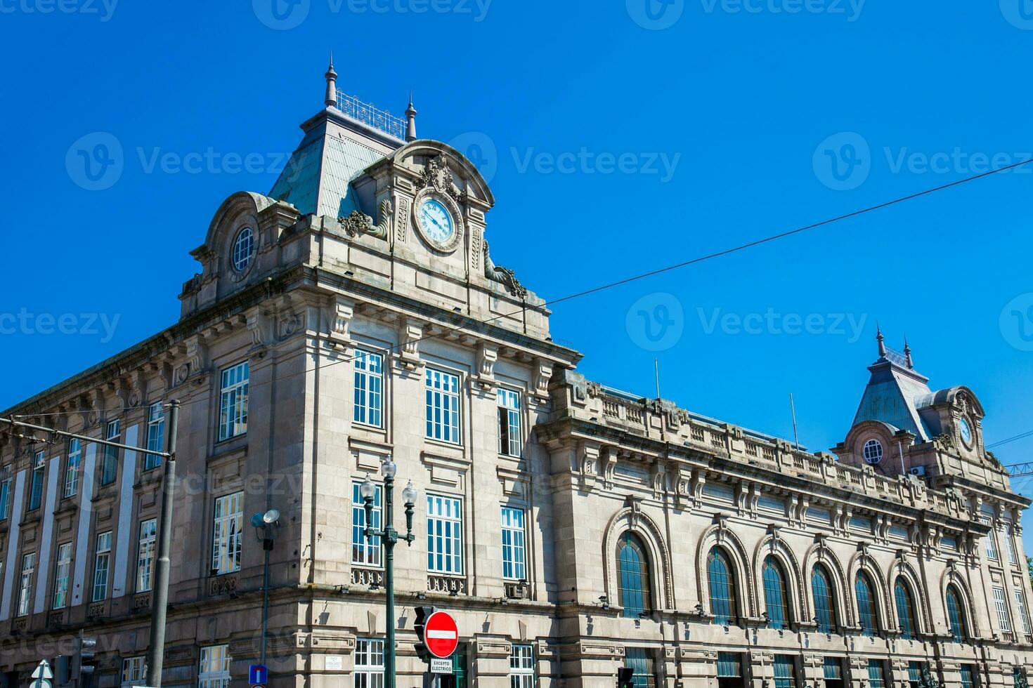 hermosa arquitectura de el antiguo edificios a porto antiguo ciudad centrar foto