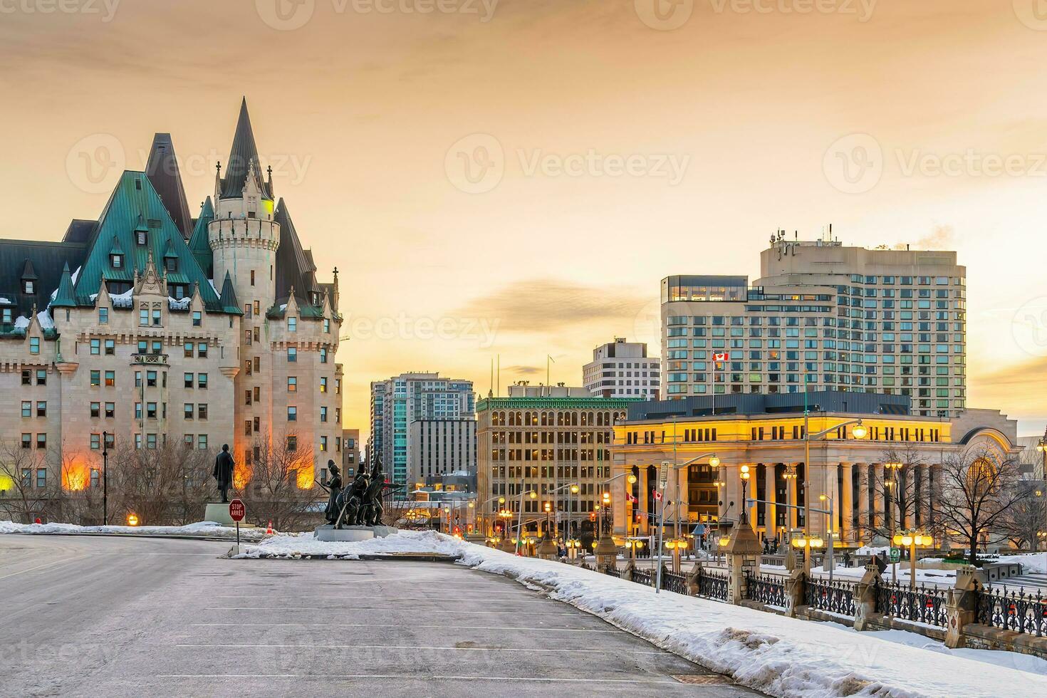 céntrico Ottawa ciudad horizonte, paisaje urbano de Canadá foto