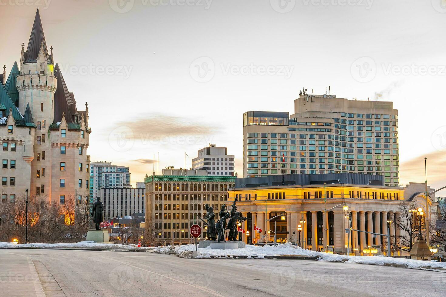 céntrico Ottawa ciudad horizonte, paisaje urbano de Canadá foto