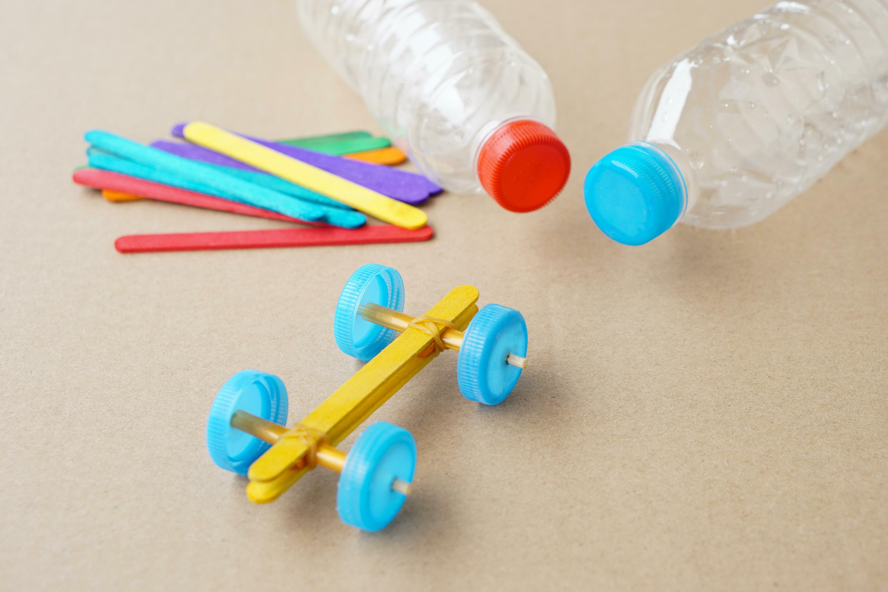 how to make a homemade plastic bottle car by a rubber band 