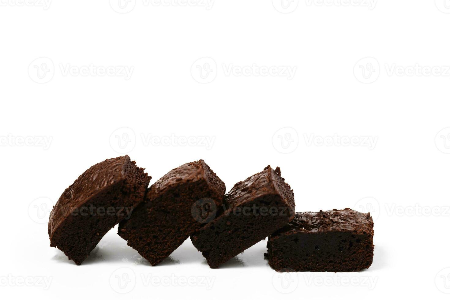 Brownies pastel en blanco antecedentes foto