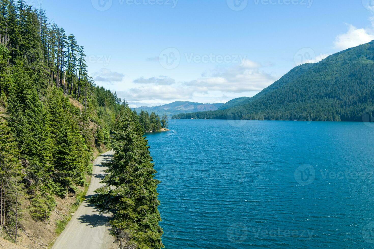 lago cushman y el olímpico montañas de Washington estado foto