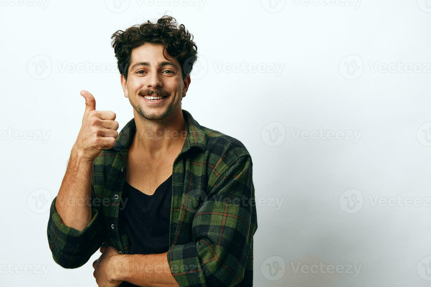 simpático hombre retrato cara Moda de moda confidente chico hipster camisa mano copyspace hermoso sonrisa foto