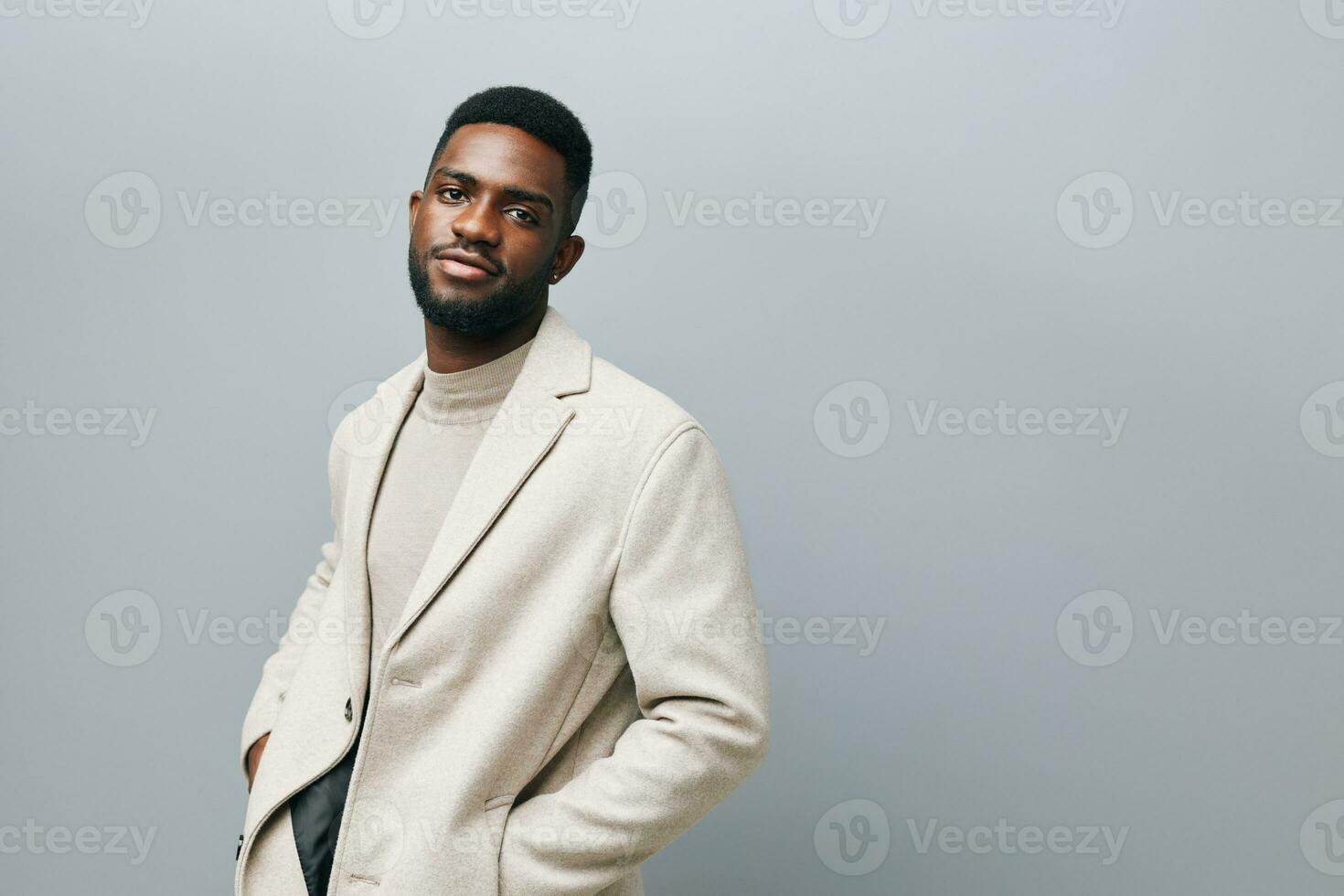 africano hombre joven emoción negro sonrisa sonriente americano contento confidente alegre retrato foto