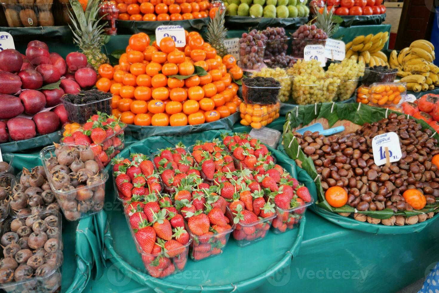 Fruta puesto a local mercado en Estanbul foto