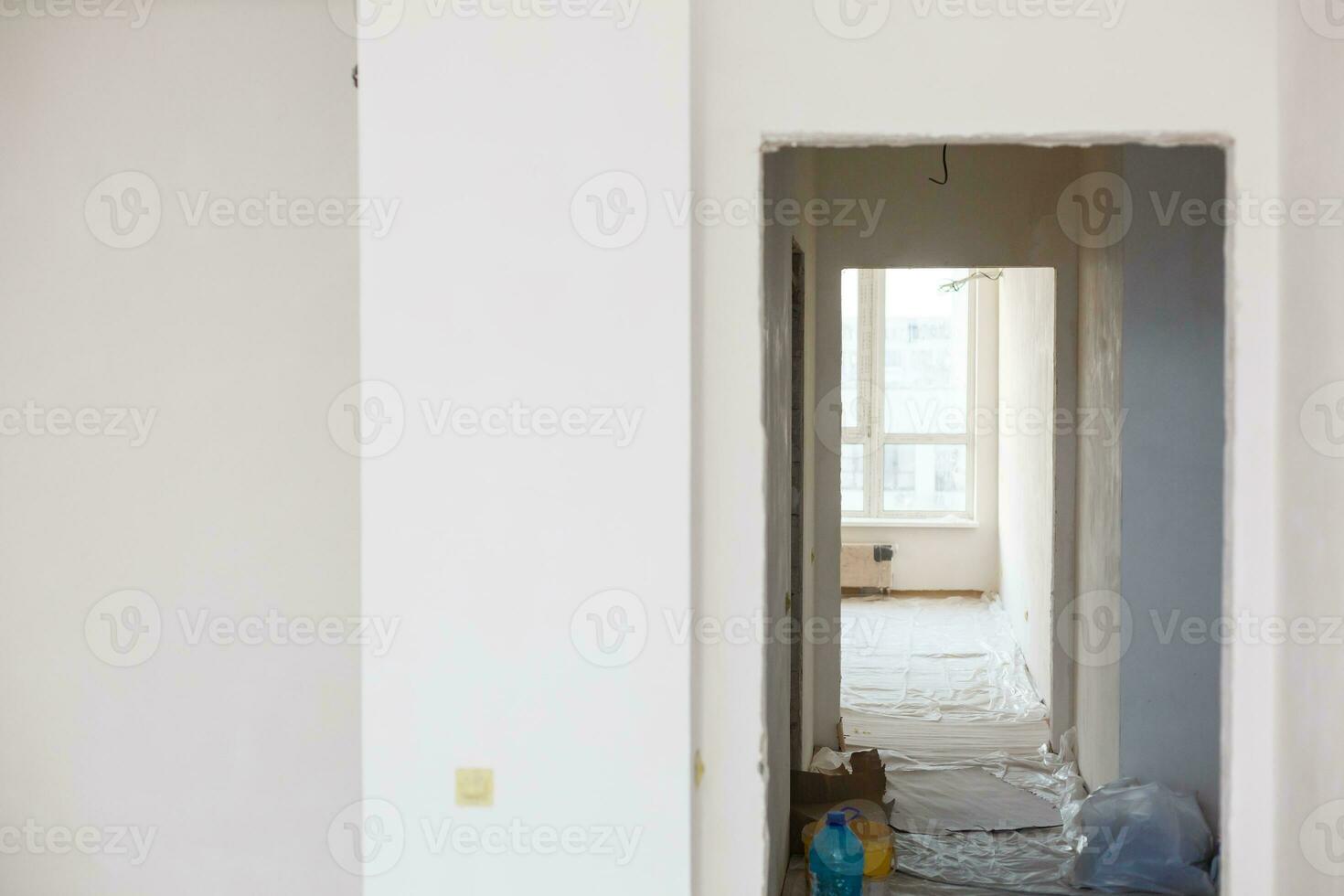 preview apartment where renovations are taking place with the processing of all surfaces photo