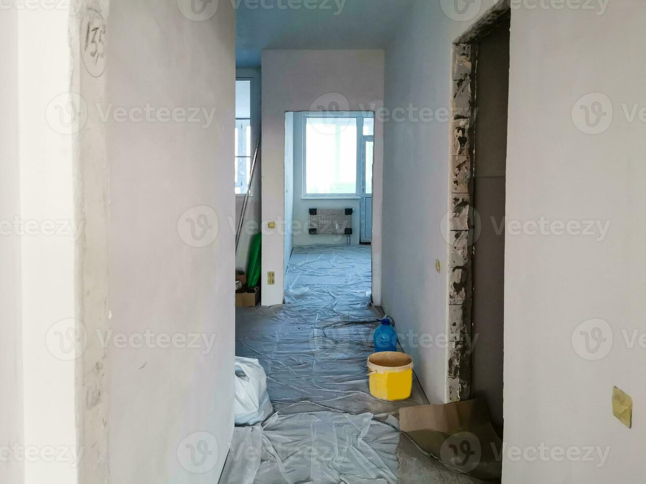 preview apartment where renovations are taking place with the processing of all surfaces photo