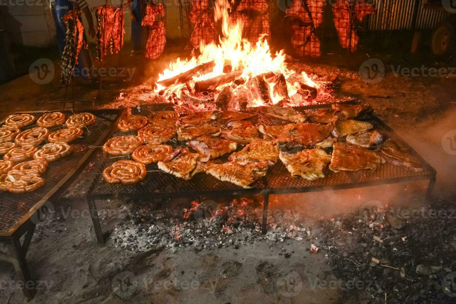 tradicional argentino asado, la pampa, argentina foto