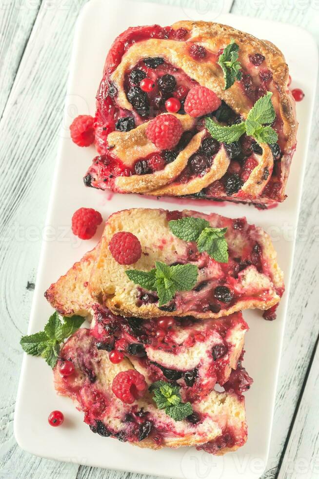 Cake with black and red currant photo