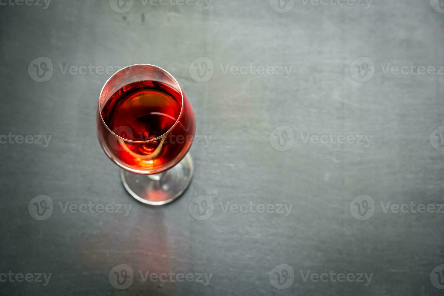copa de vino rosado foto