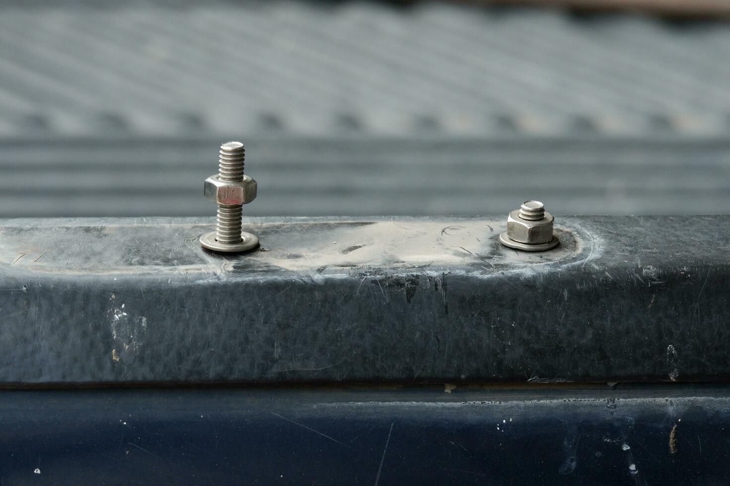 Stainless steel bolts, used for a long time, have not rusted and still work well. photo