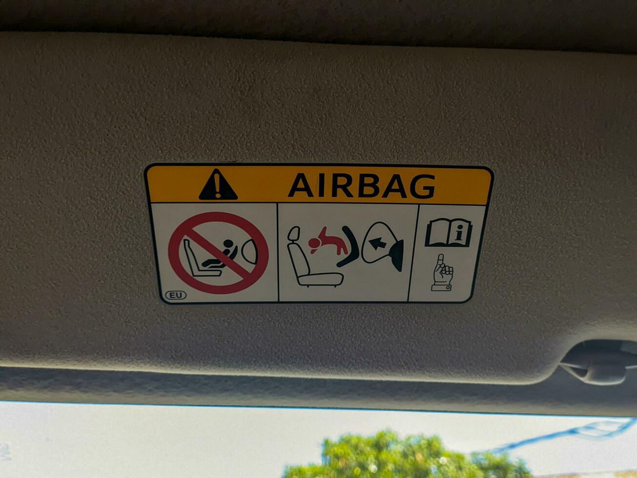 airbag warning instruction symbol in car 26545659 Stock Photo at Vecteezy