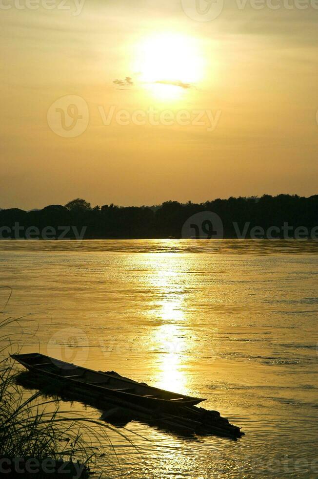 Sunset OF CHIANG KHAN photo