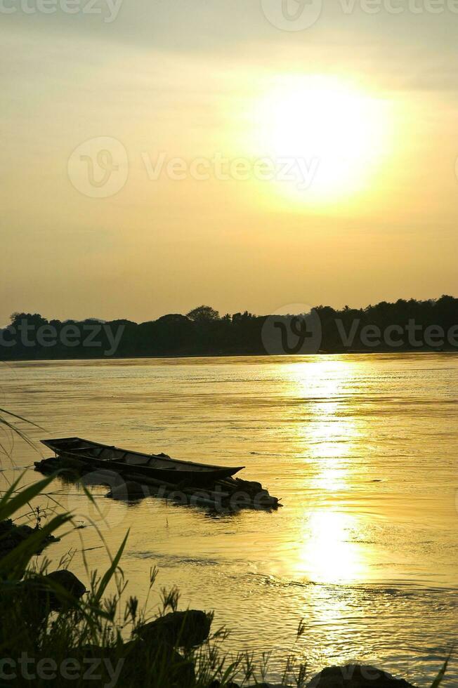 Sunset OF CHIANG KHAN photo